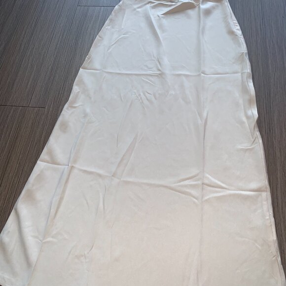 Princess Polly Haley maxi skirt, Champagne, Size 6 - Picture 2 of 3